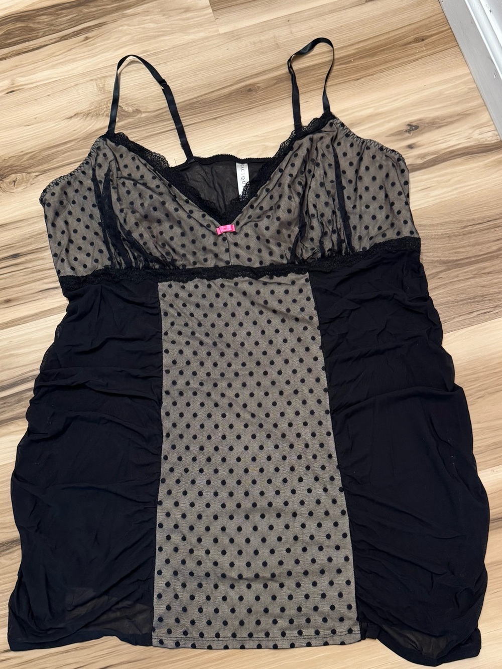 Women’s plus Cacique Black Sheer Polka Dot Lace Cami with Pink Accent bow 26/28